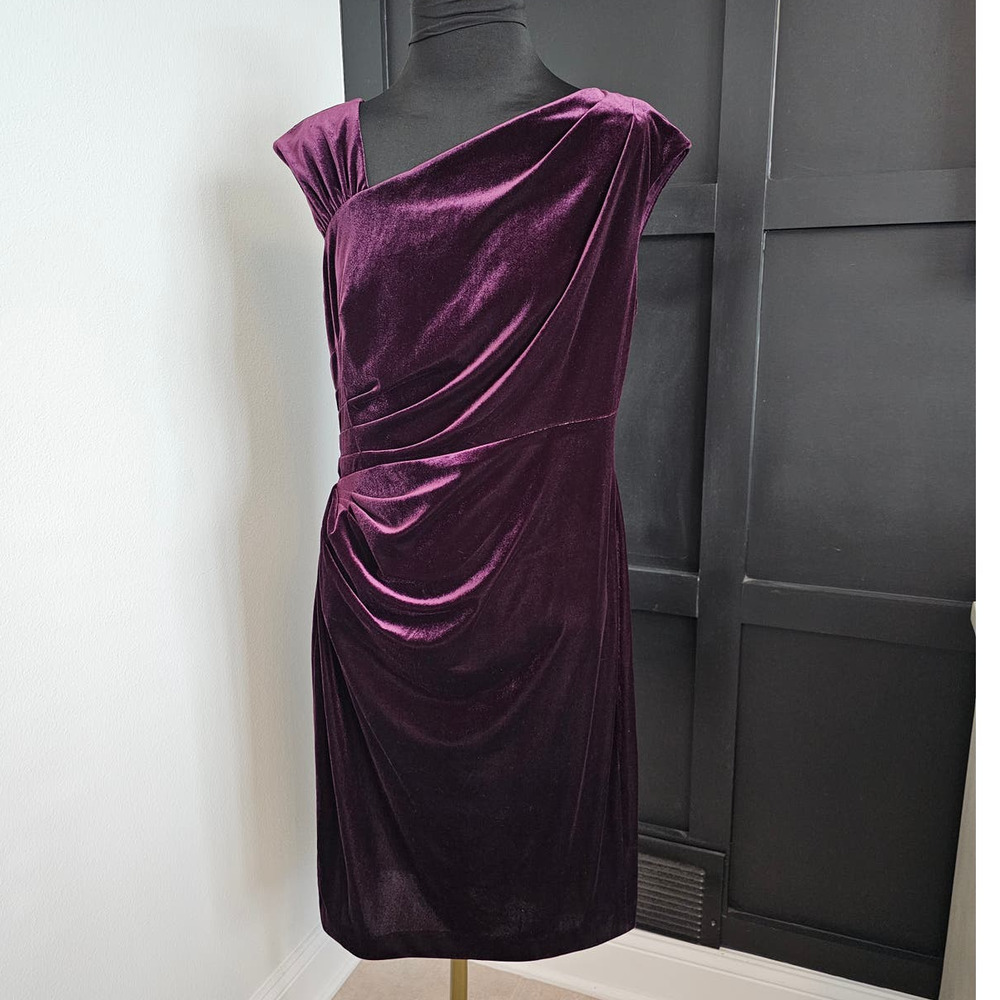 EUC Lauren Ralph Lauren Women's Plum Velvet Sheath Midi Cocktail Dress 10